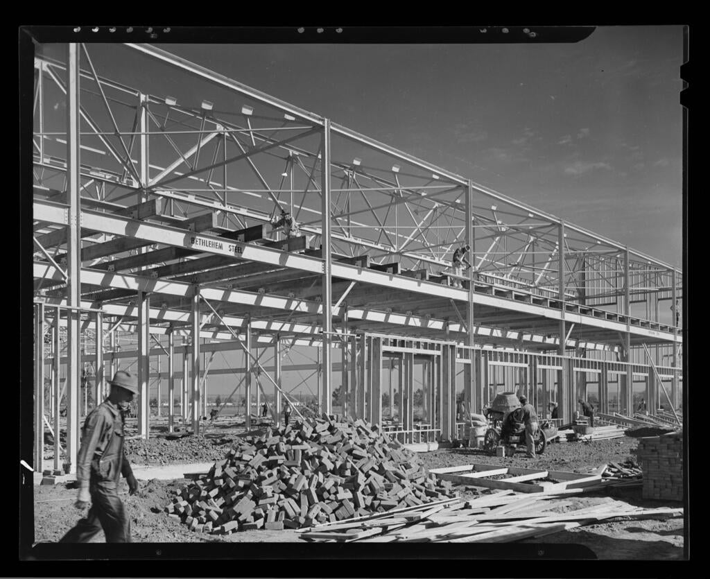 Northrop plant under construction, Hawthorne, Calif., 1939